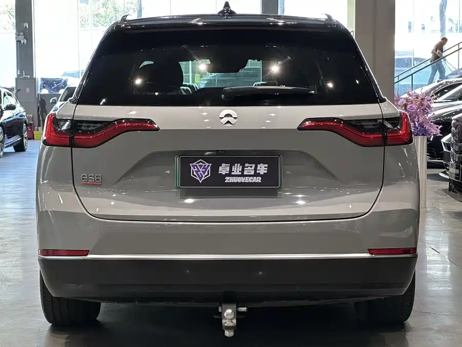 NIO ES8