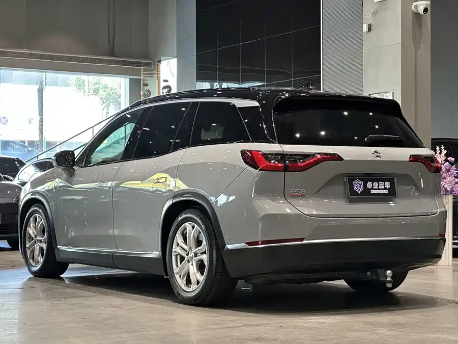 NIO ES8