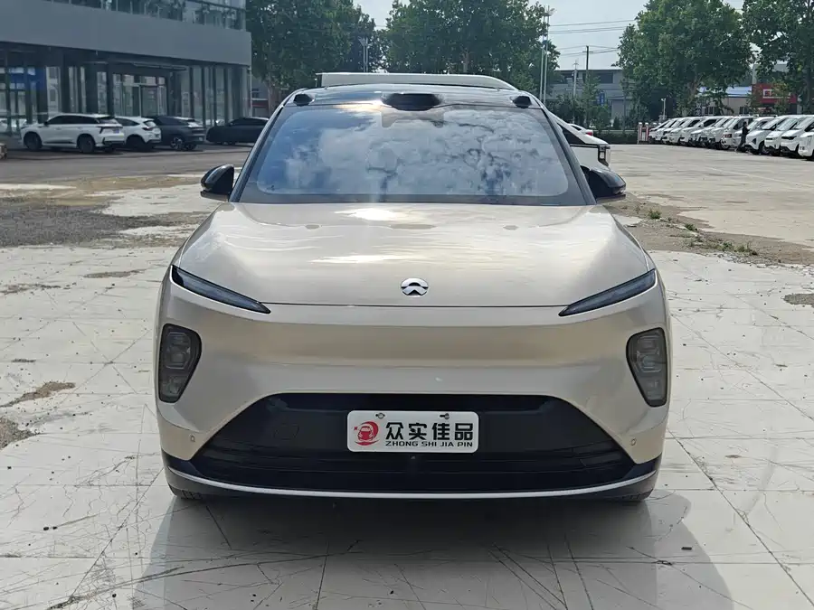 NIO ES8