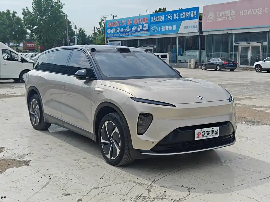 NIO ES8