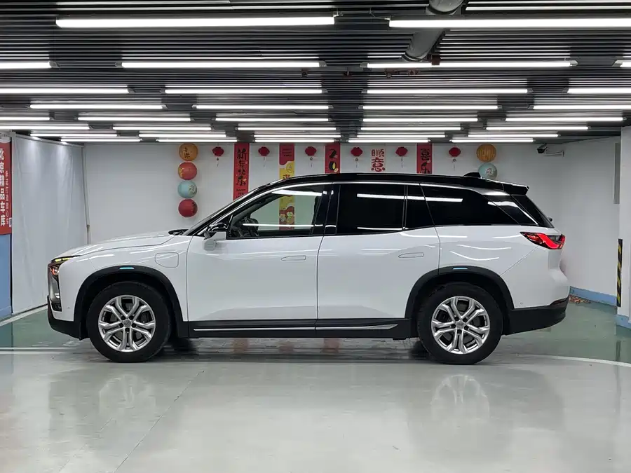 NIO ES8
