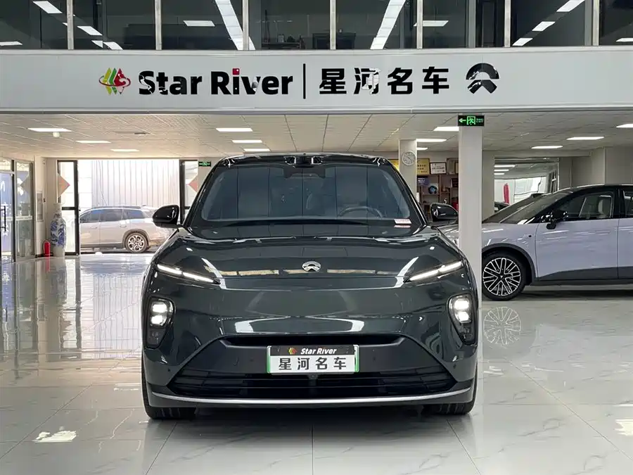 NIO ES8
