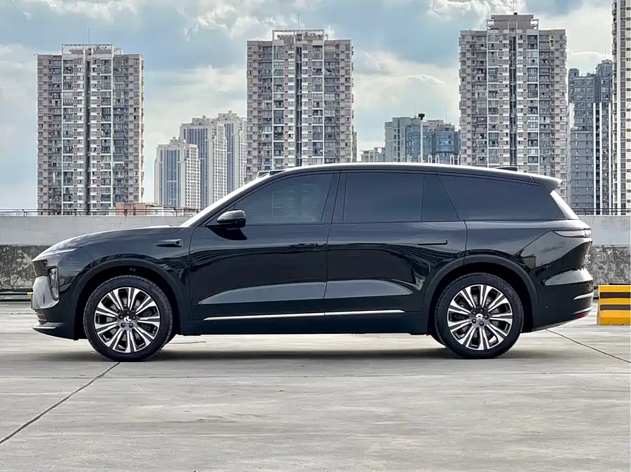 NIO ES8
