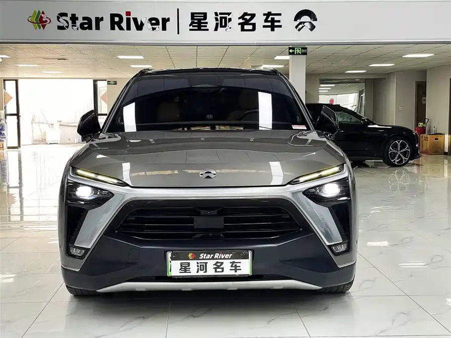 NIO ES8