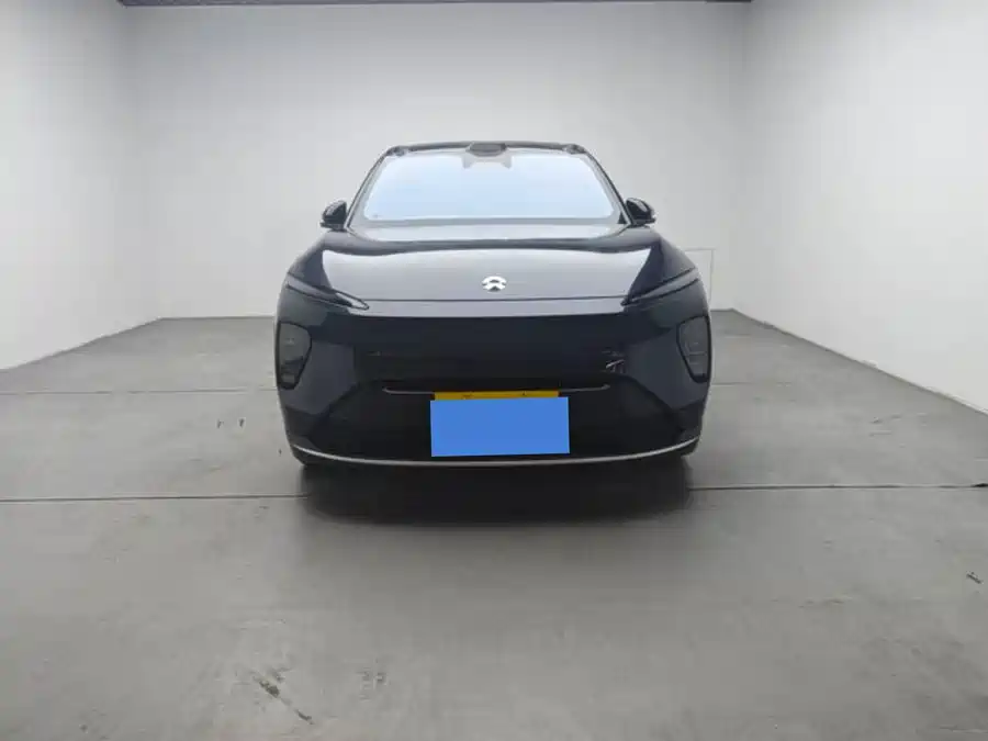 NIO ES8