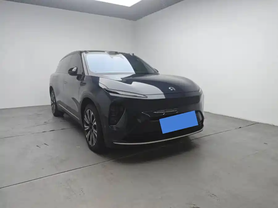 NIO ES8