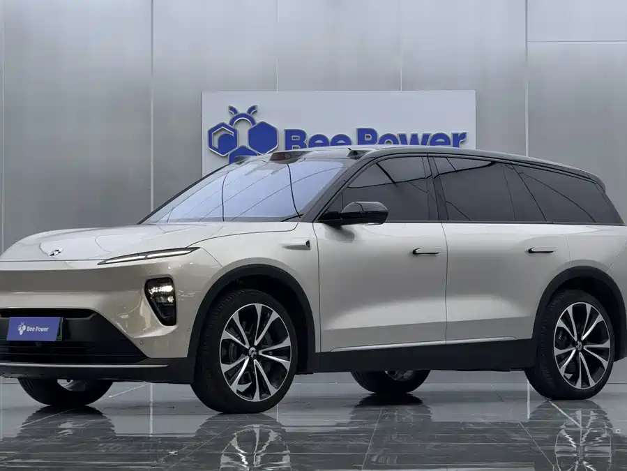 NIO ES8