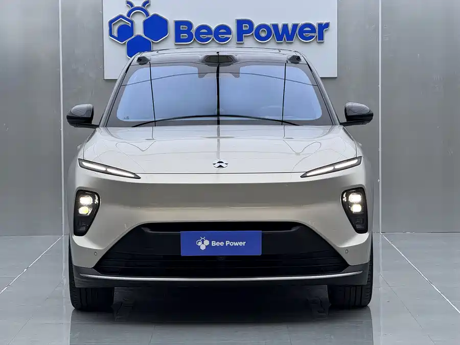 NIO ES8
