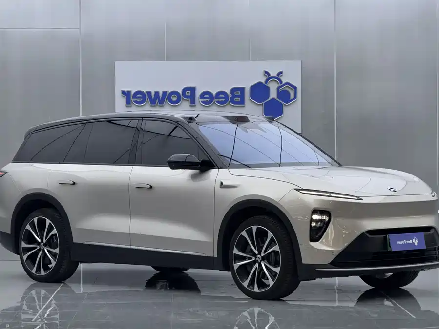 NIO ES8