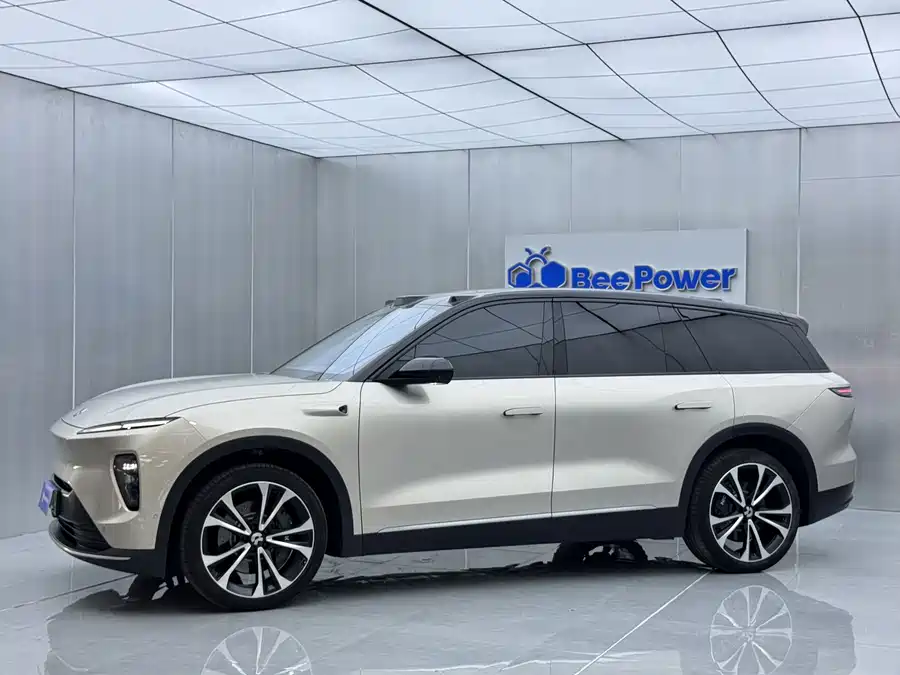 NIO ES8