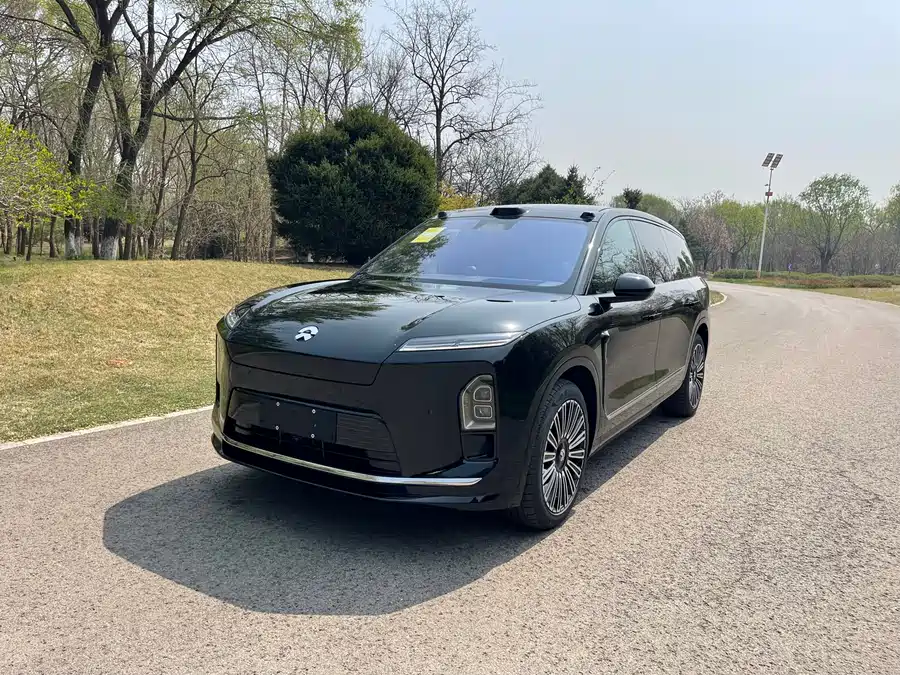NIO ES8