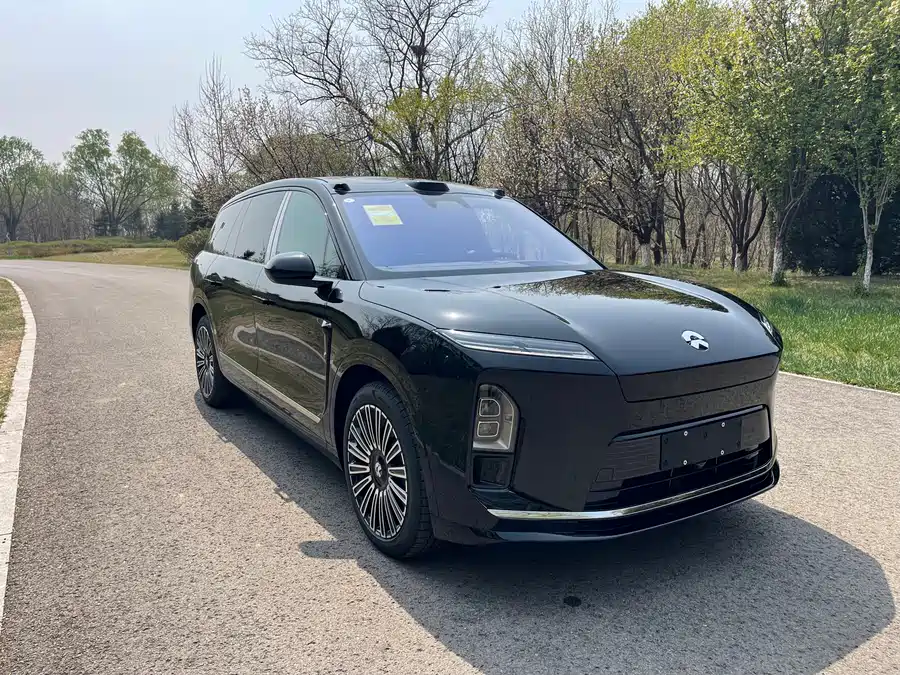 NIO ES8
