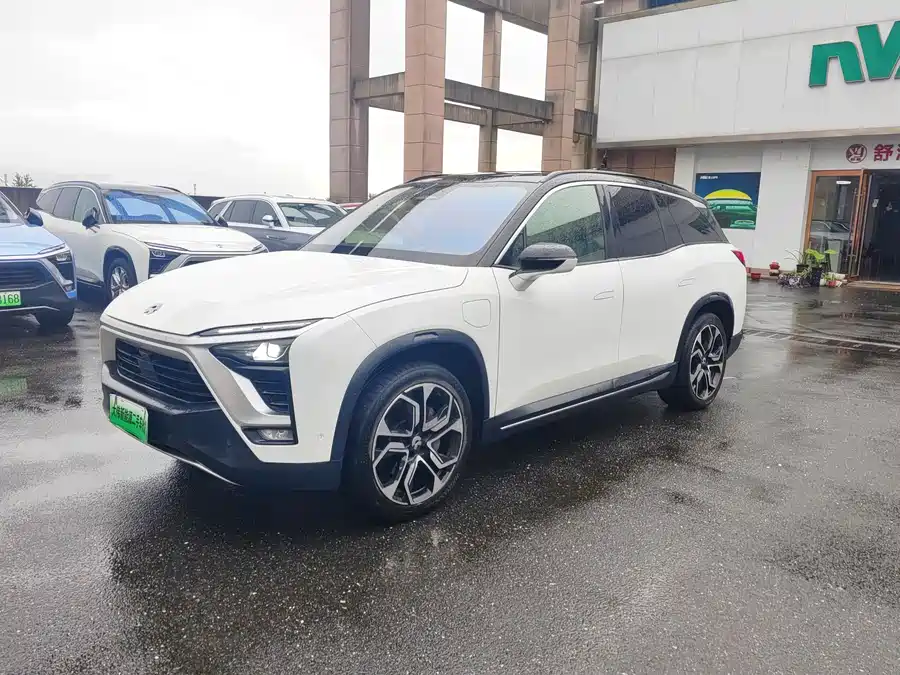 NIO ES8