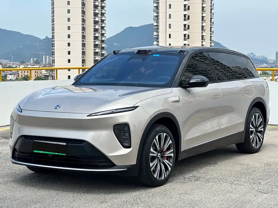 NIO ES8