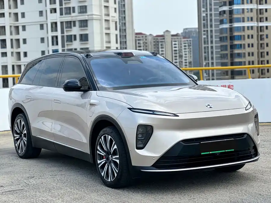NIO ES8