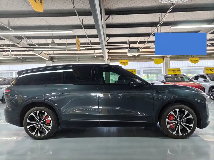 NIO ES8