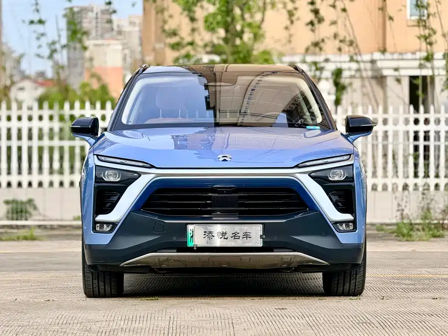 NIO ES8