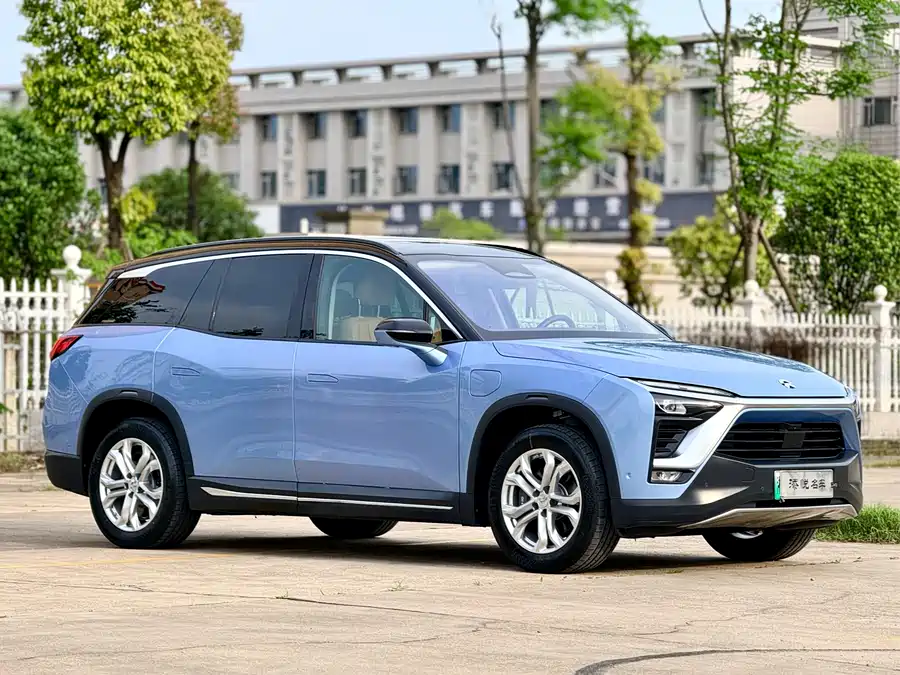 NIO ES8