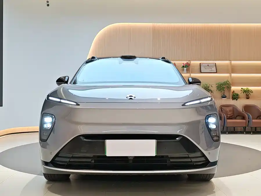 NIO ES8