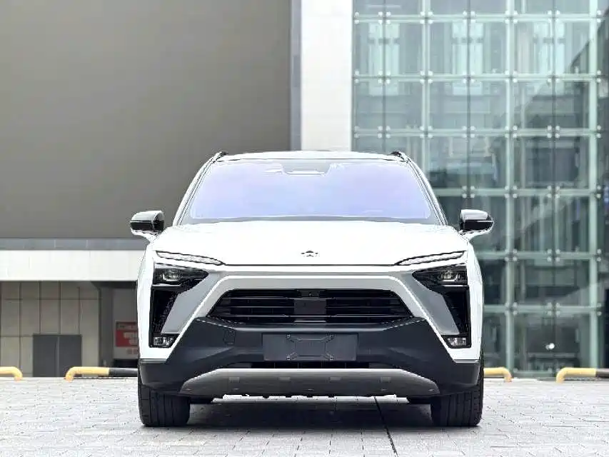 NIO ES8
