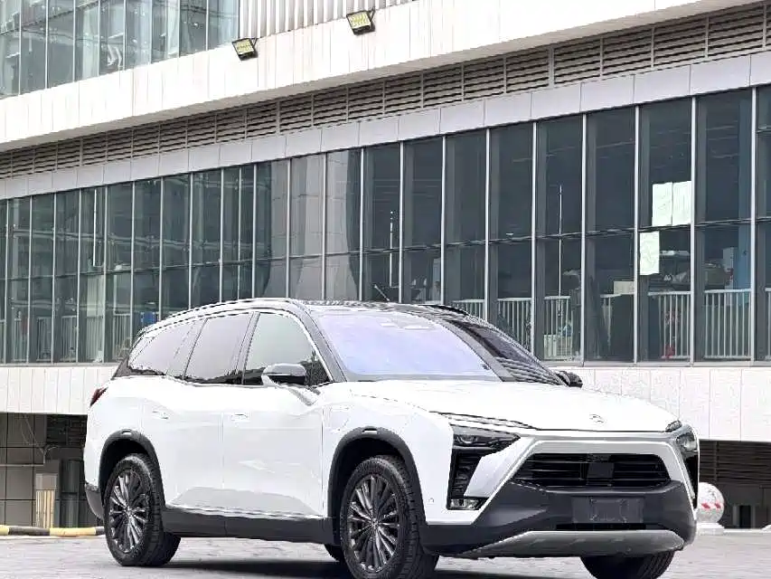 NIO ES8