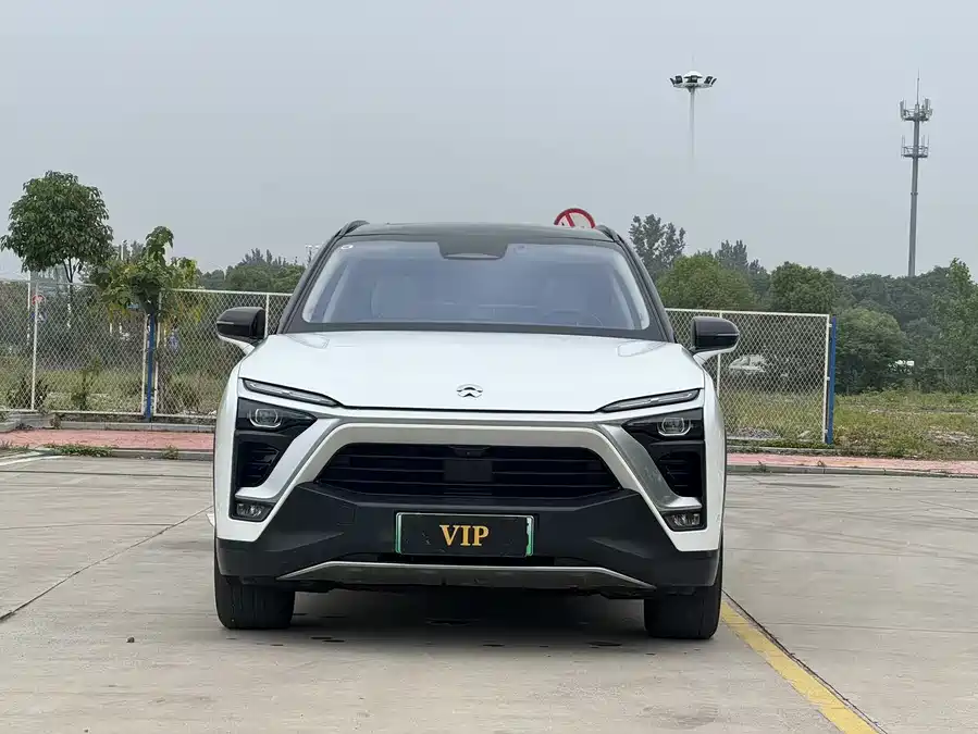 NIO ES8