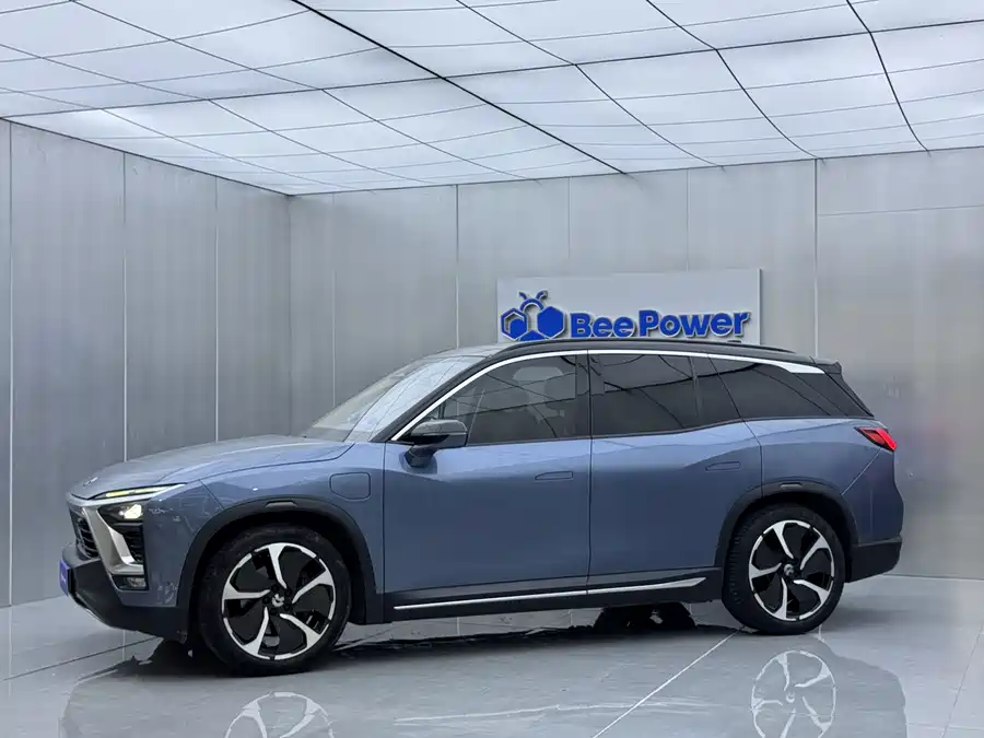 NIO ES8