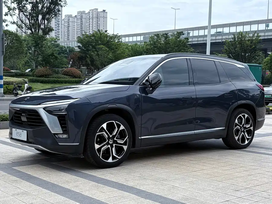 NIO ES8
