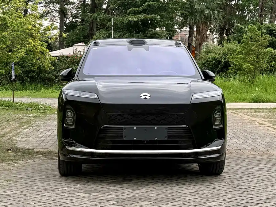 NIO ES8