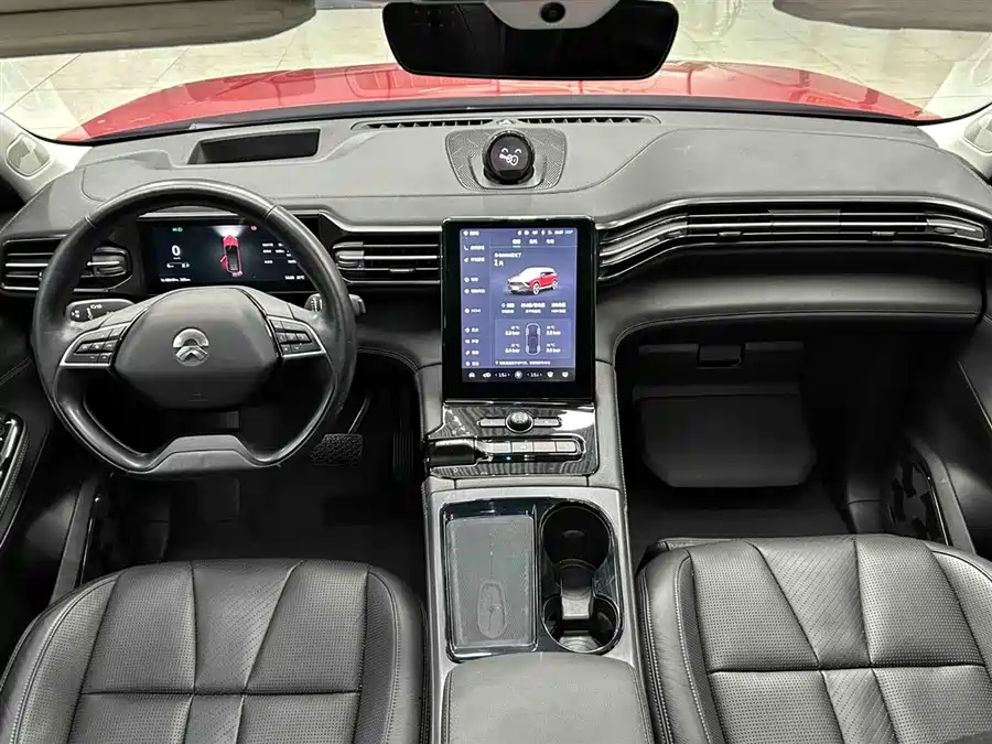 NIO ES8