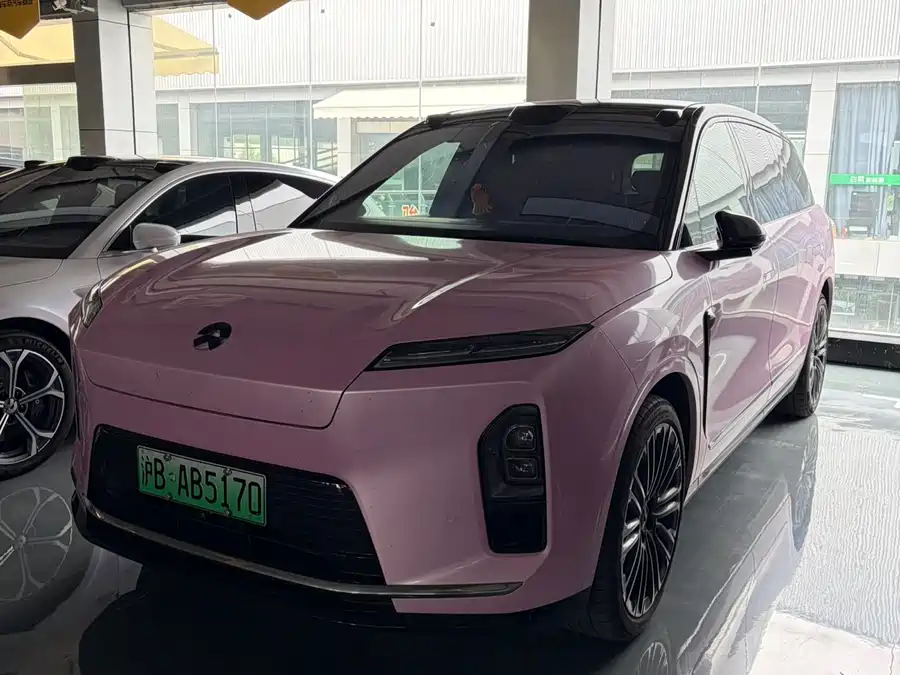 NIO ES8