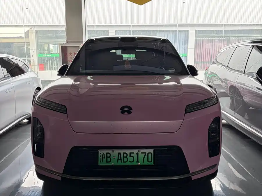 NIO ES8