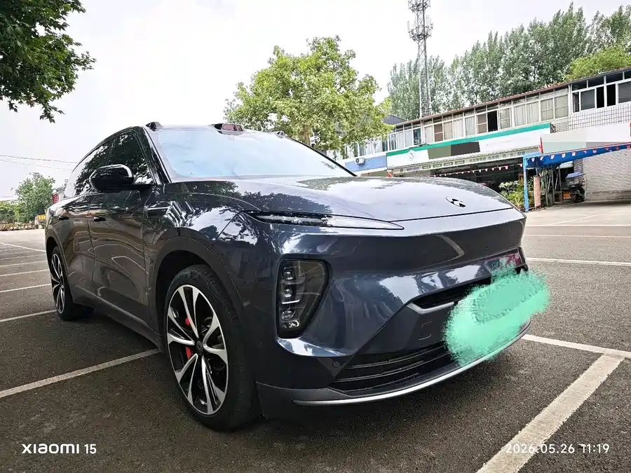 NIO ES8