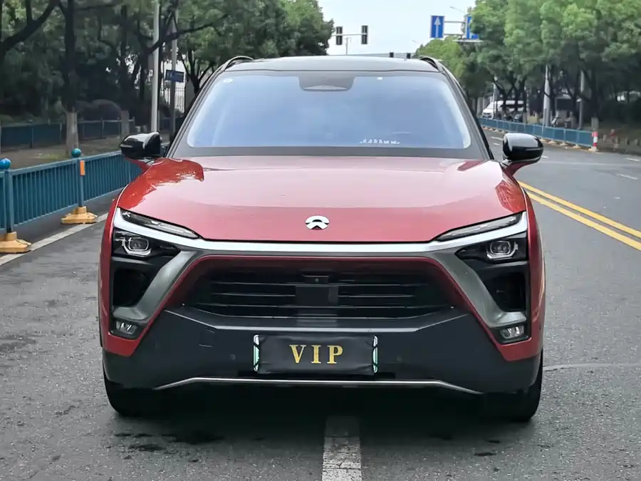 NIO ES8