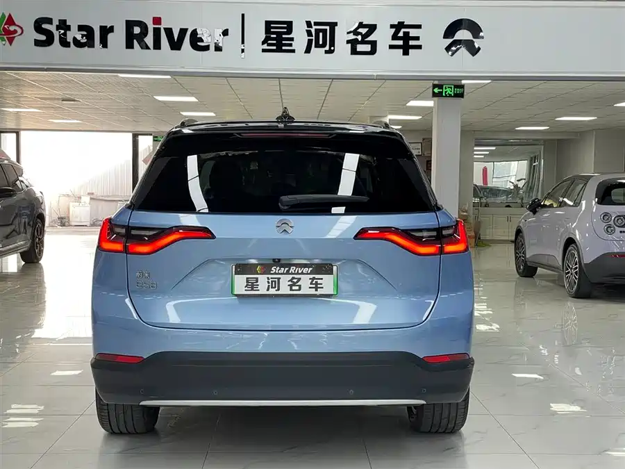 NIO ES8