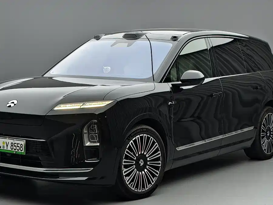 NIO ES8