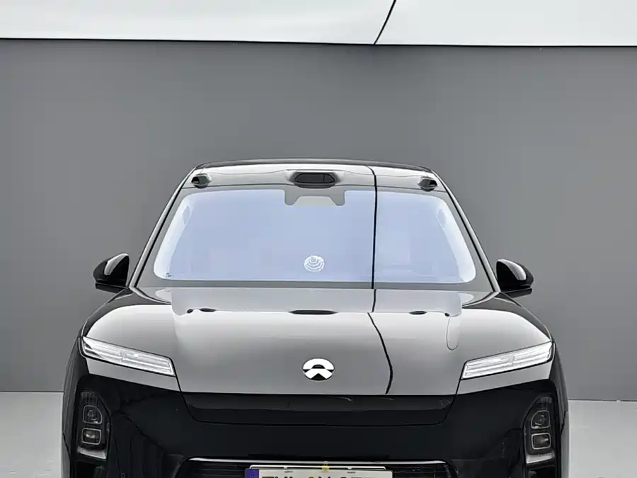 NIO ES8