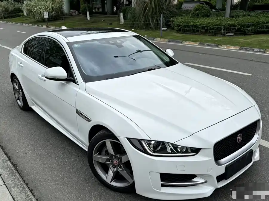Jaguar XE