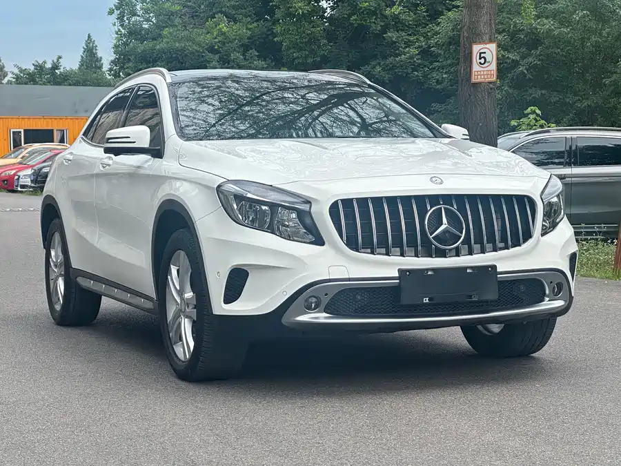 Mercedes Benz GLA