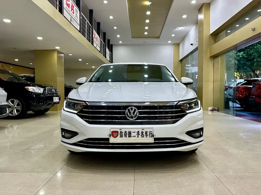 Volkswagen Sagitar