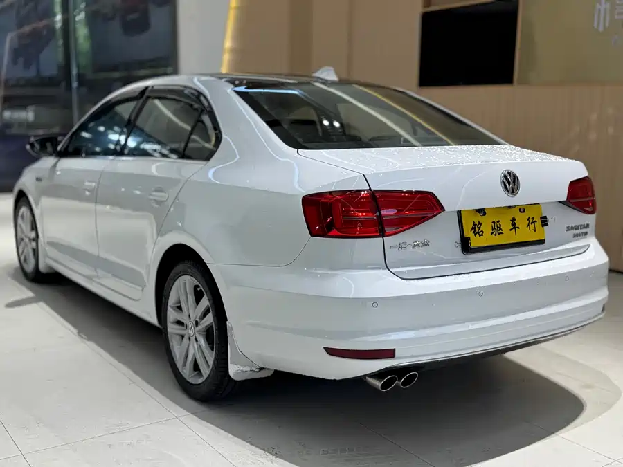 Volkswagen Sagitar