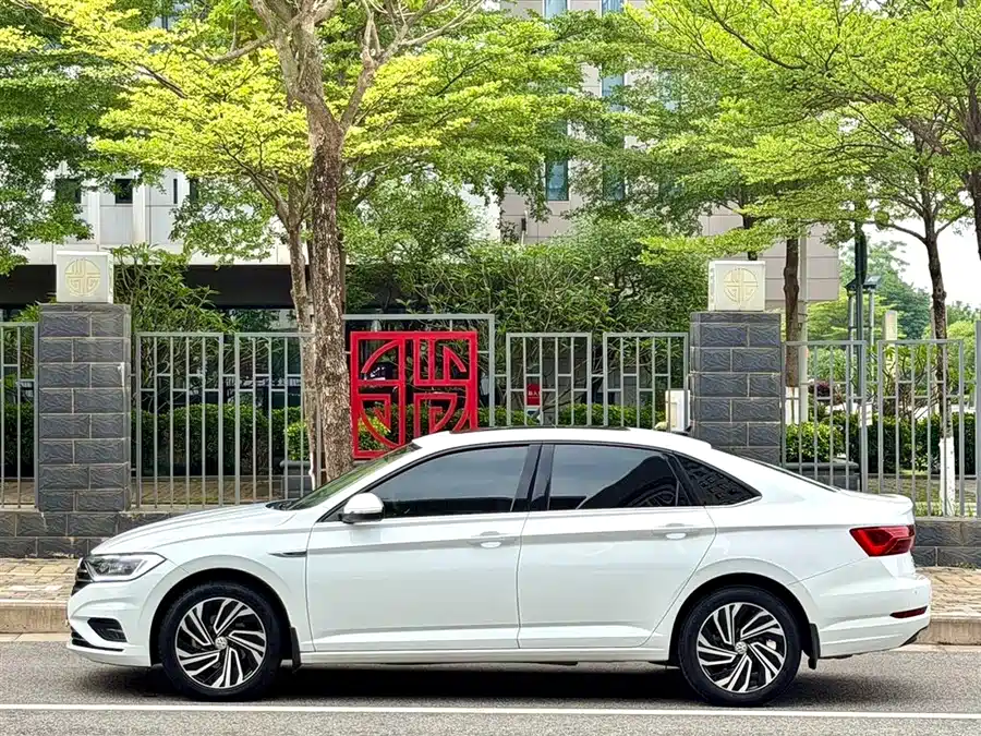 Volkswagen Sagitar