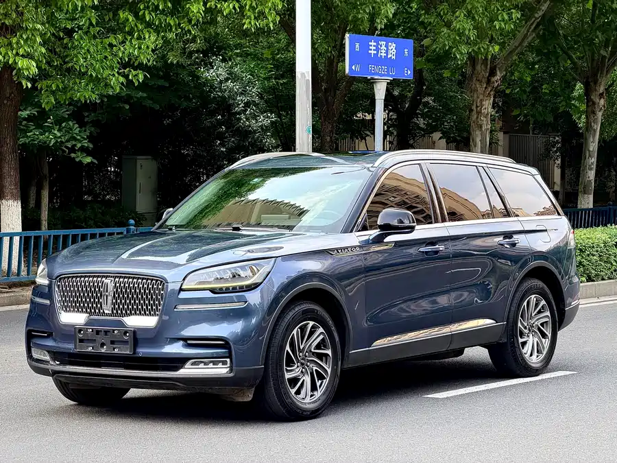 Lincoln Aviator