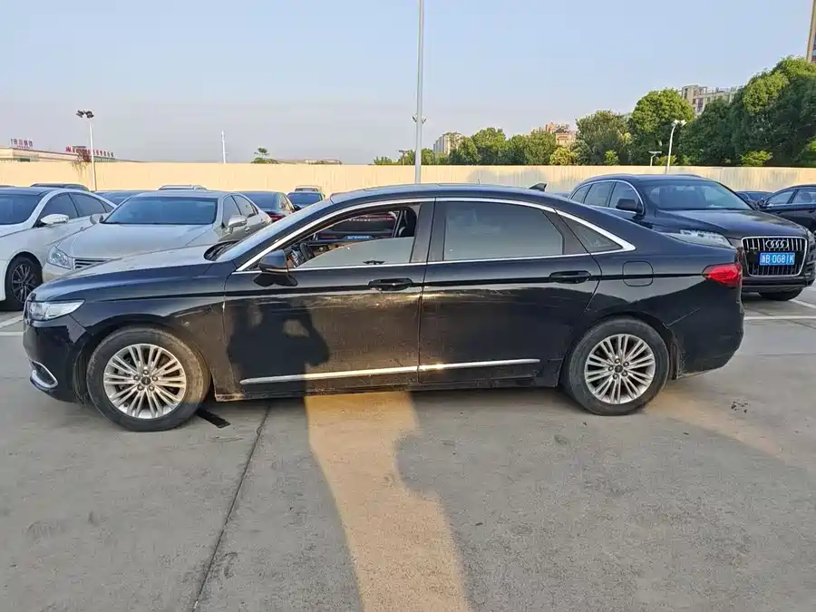 Ford Taurus