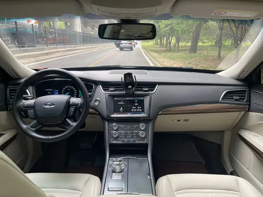 Ford Taurus