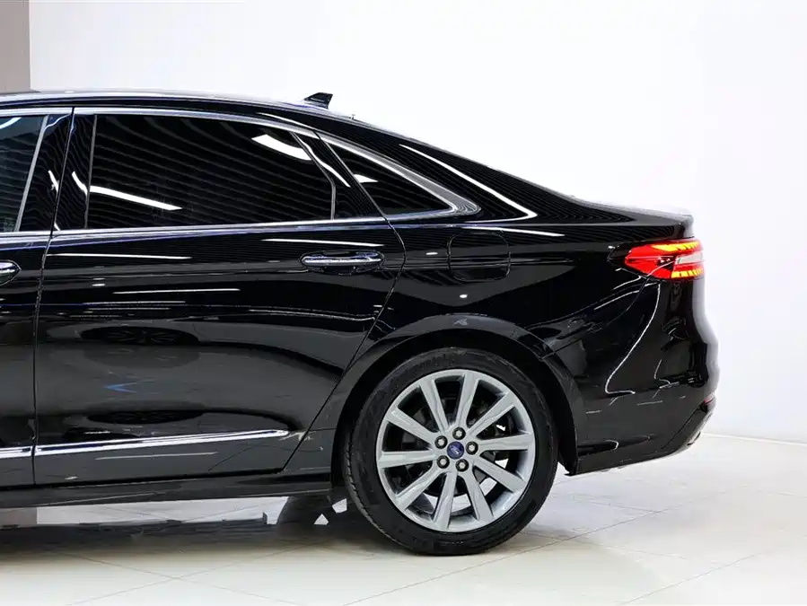 Ford Taurus