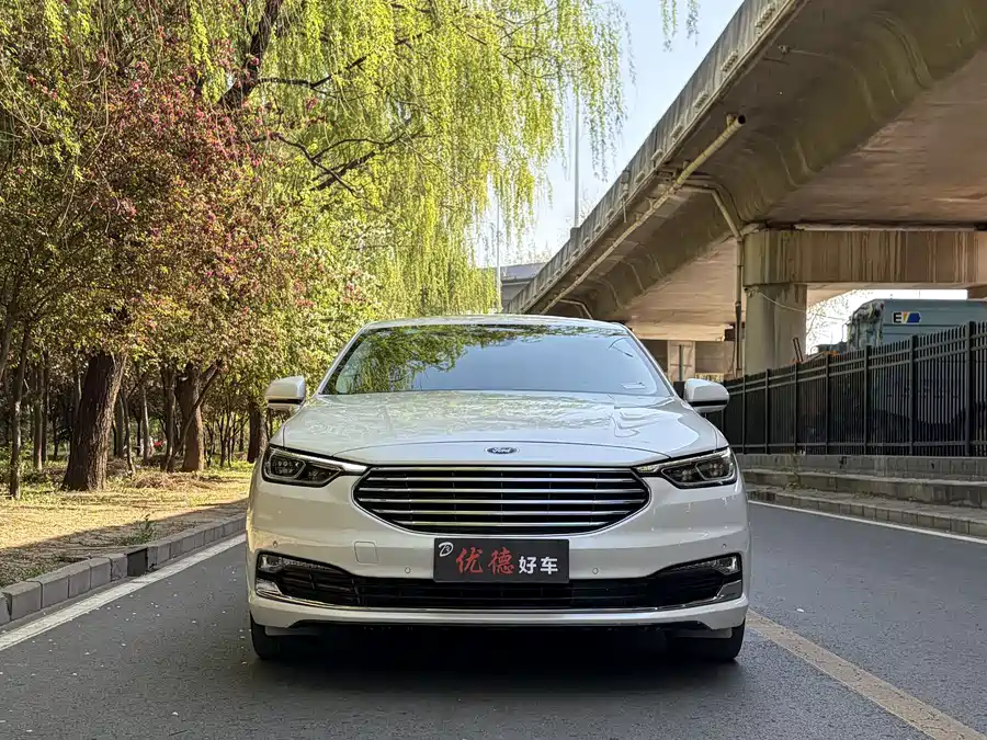 Ford Taurus