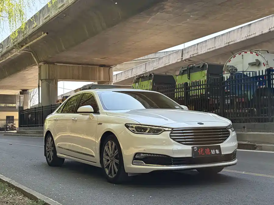 Ford Taurus