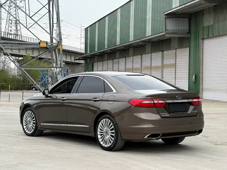 Ford Taurus