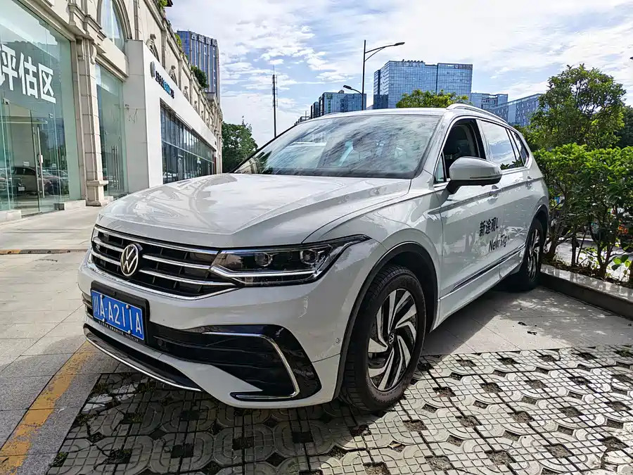 Volkswagen Tiguan L